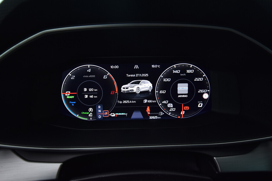 SEAT Leon Sportstourer vaihtoauto