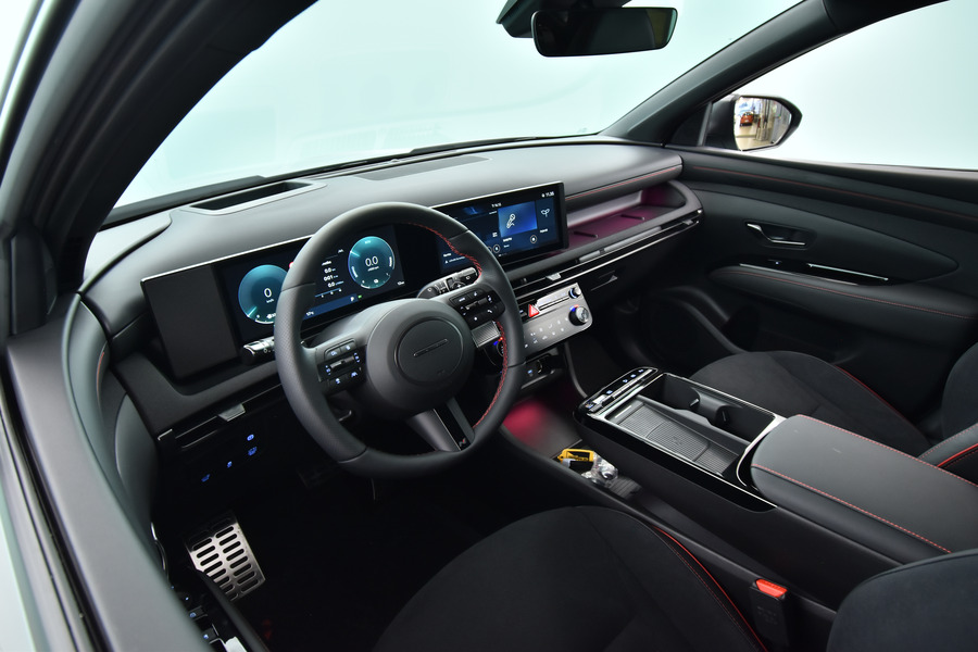 Hyundai TUCSON Hybrid vaihtoauto