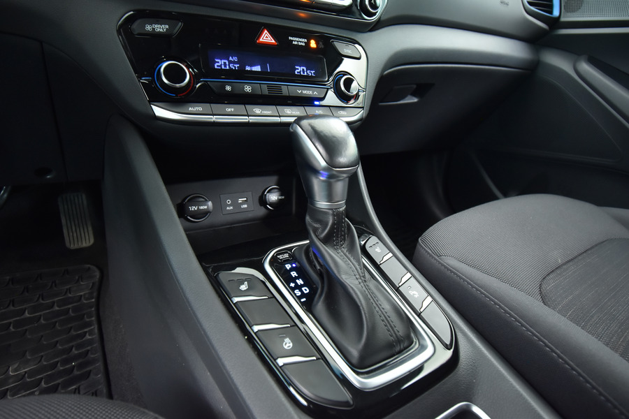 Hyundai IONIQ hybrid vaihtoauto