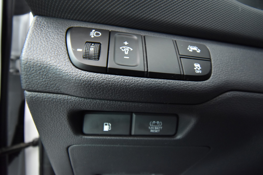 Hyundai IONIQ hybrid vaihtoauto