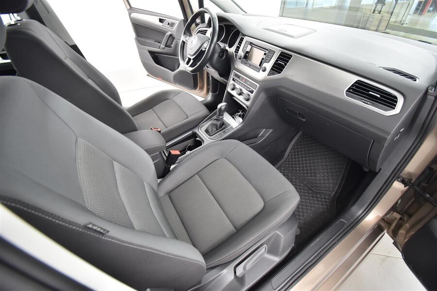 Volkswagen Golf Sportsvan vaihtoauto