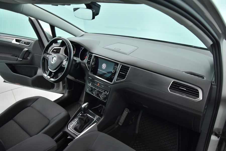 Volkswagen Golf Sportsvan vaihtoauto