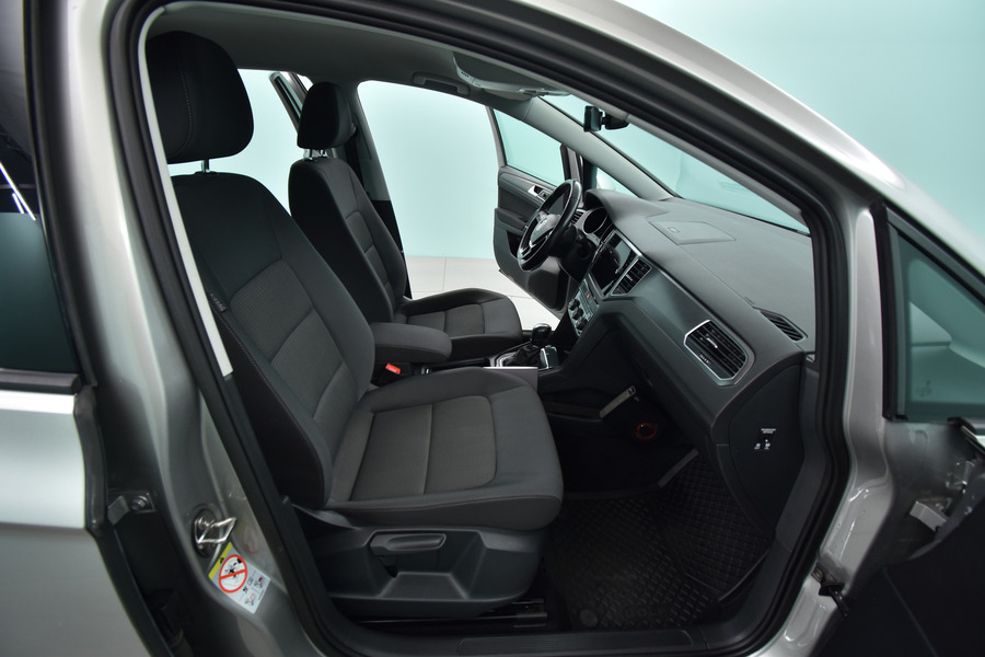 Volkswagen Golf Sportsvan vaihtoauto