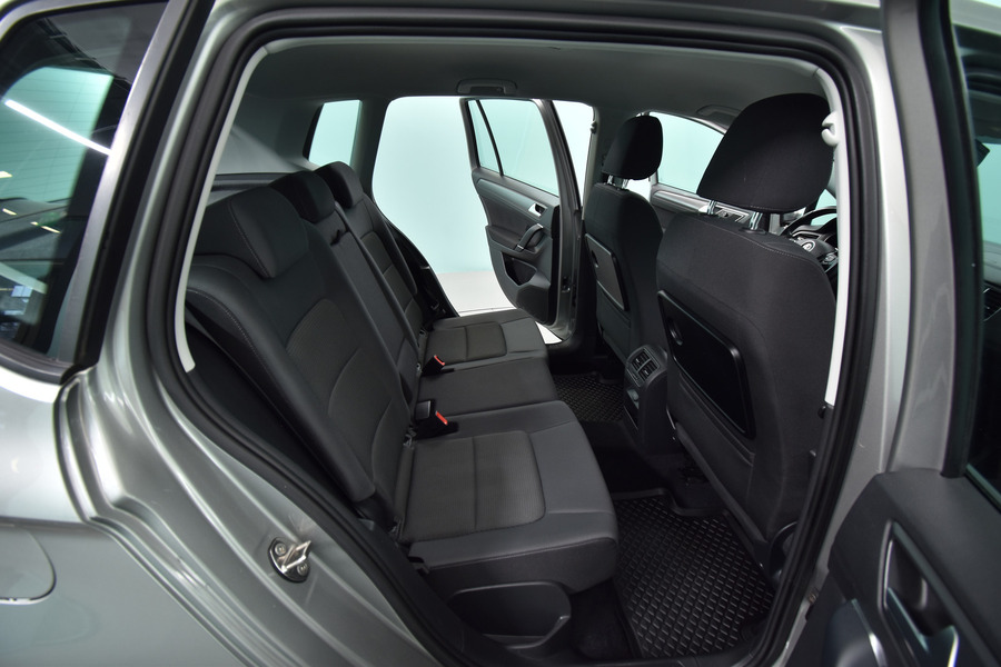 Volkswagen Golf Sportsvan vaihtoauto