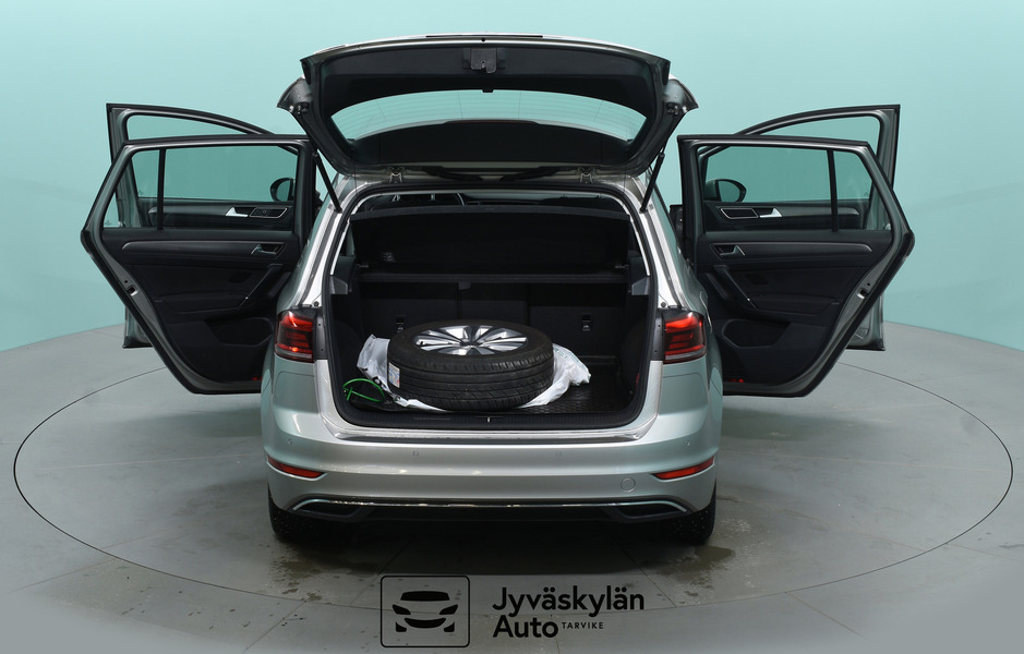 Volkswagen Golf Sportsvan vaihtoauto