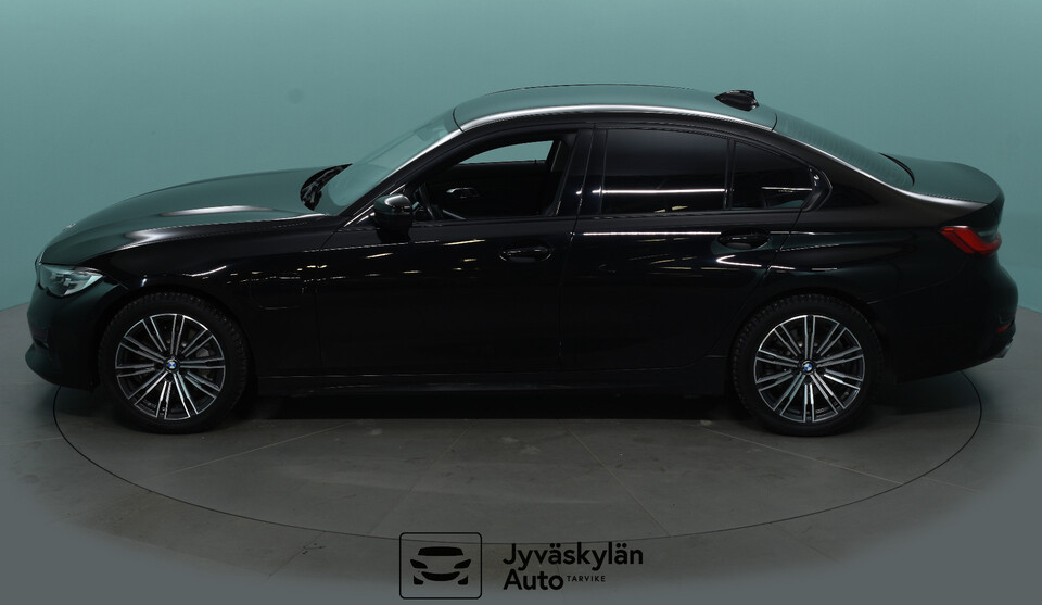 BMW 330 vaihtoauto