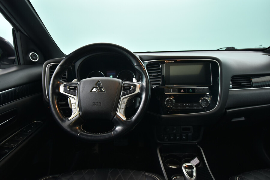 Mitsubishi Outlander PHEV vaihtoauto