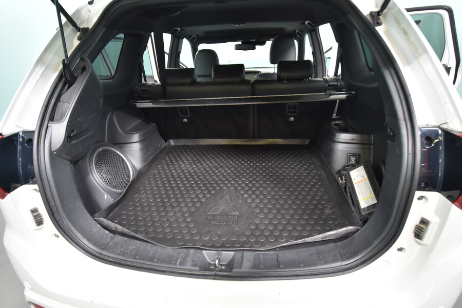 Mitsubishi Outlander PHEV vaihtoauto