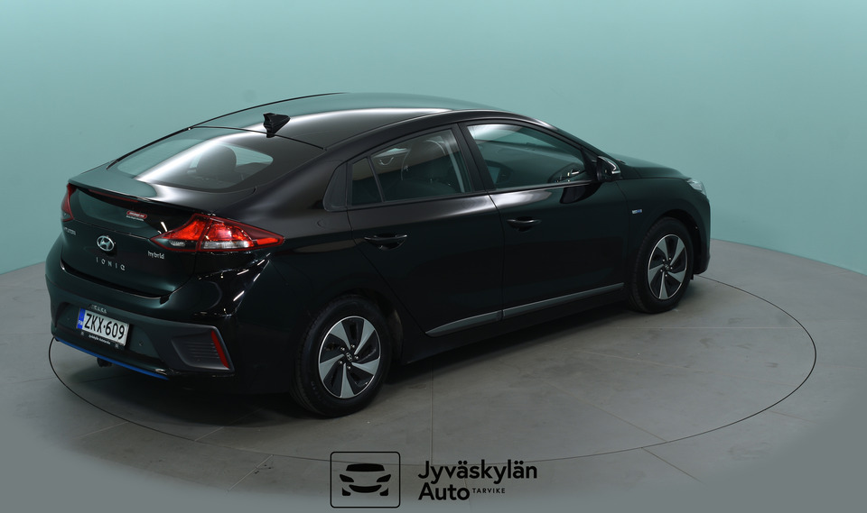 Hyundai IONIQ hybrid vaihtoauto
