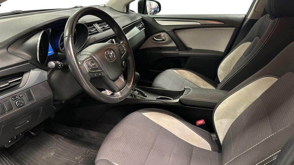 Toyota Avensis vaihtoauto