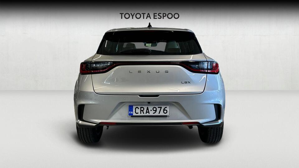 Lexus LBX vaihtoauto