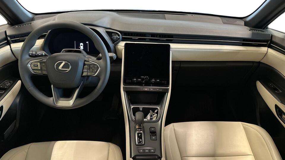 Lexus LBX vaihtoauto