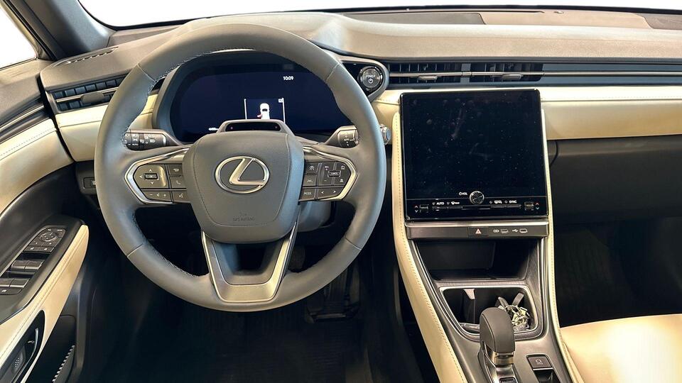 Lexus LBX vaihtoauto