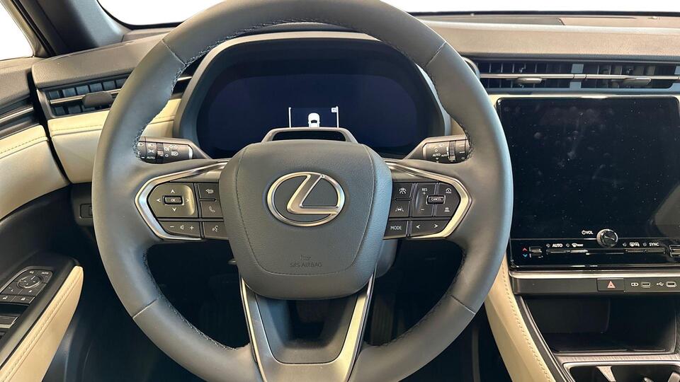 Lexus LBX vaihtoauto
