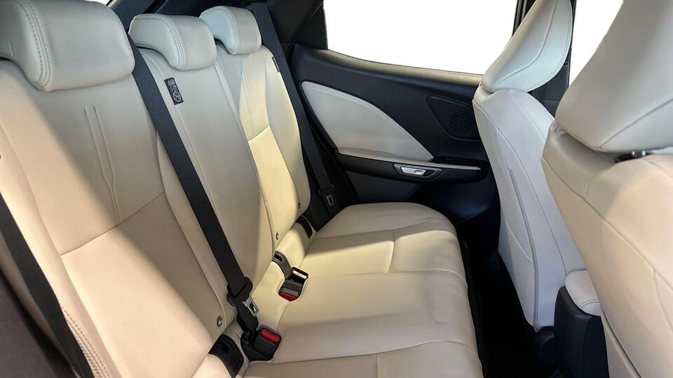 Lexus LBX vaihtoauto