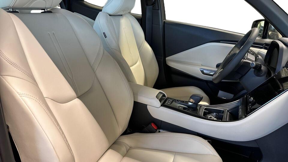 Lexus LBX vaihtoauto