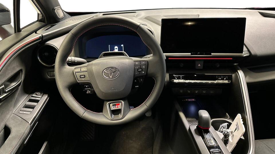 Toyota C-HR vaihtoauto