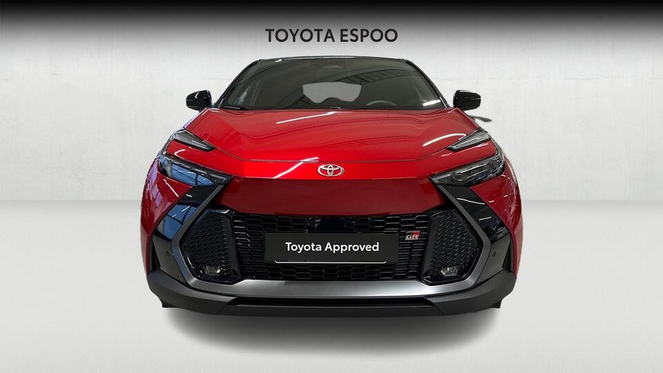 Toyota C-HR vaihtoauto