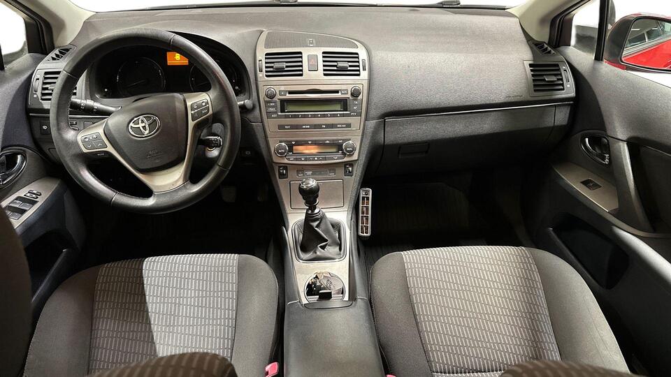 Toyota Avensis vaihtoauto