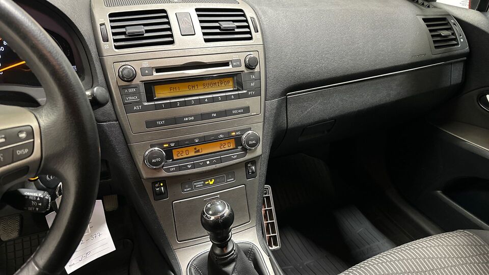 Toyota Avensis vaihtoauto