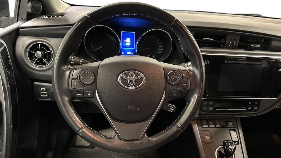 Toyota Auris vaihtoauto