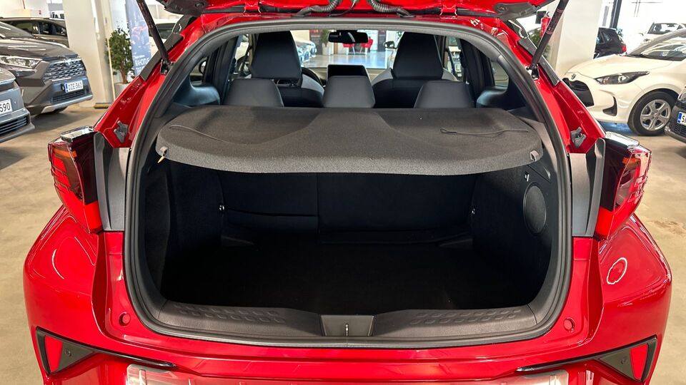 Toyota C-HR vaihtoauto