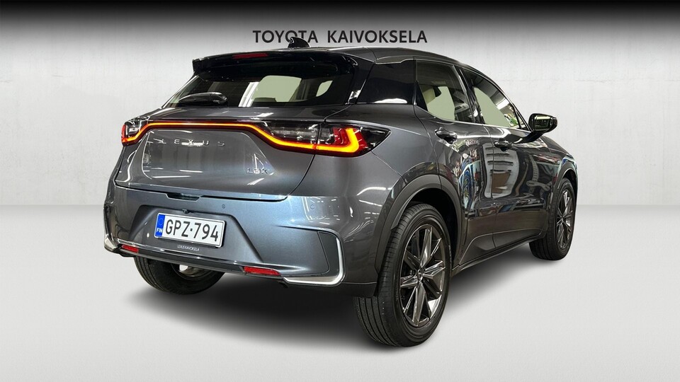 Lexus LBX vaihtoauto