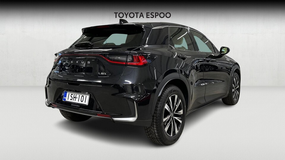 Lexus LBX vaihtoauto