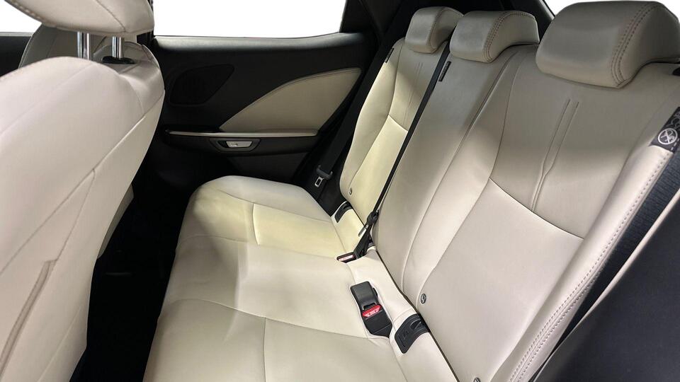 Lexus LBX vaihtoauto