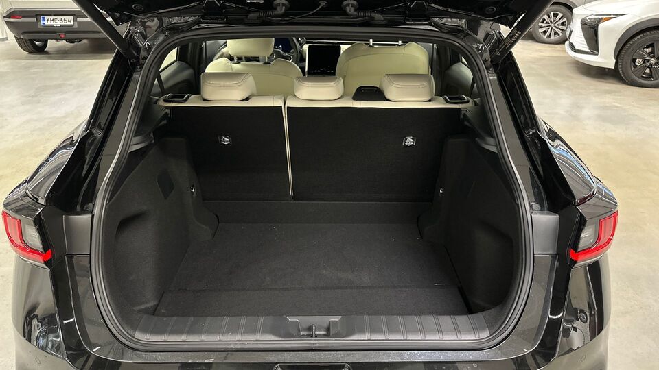 Lexus LBX vaihtoauto