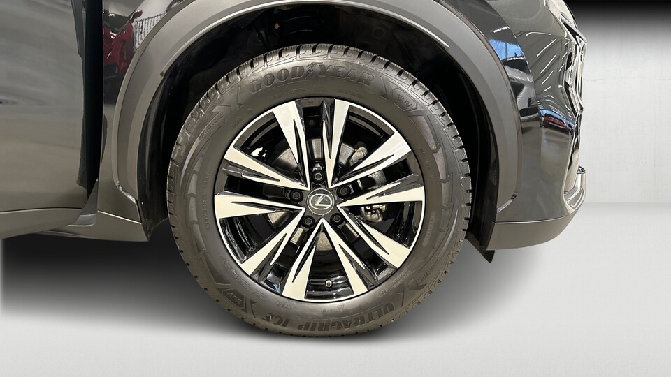 Lexus LBX vaihtoauto