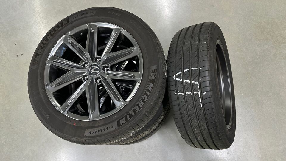 Lexus LBX vaihtoauto