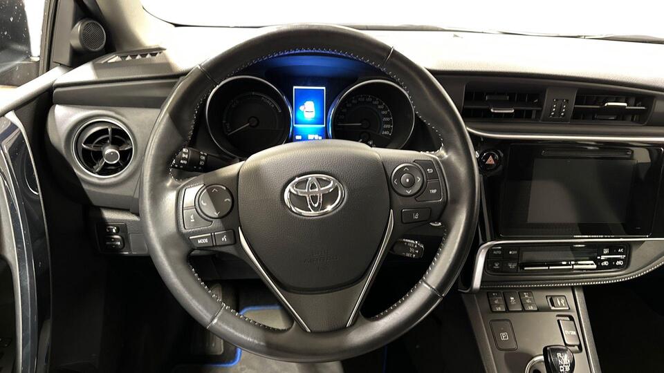 Toyota Auris vaihtoauto
