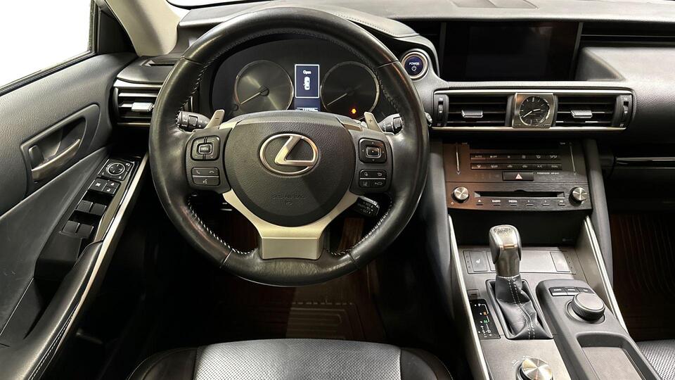 Lexus IS vaihtoauto