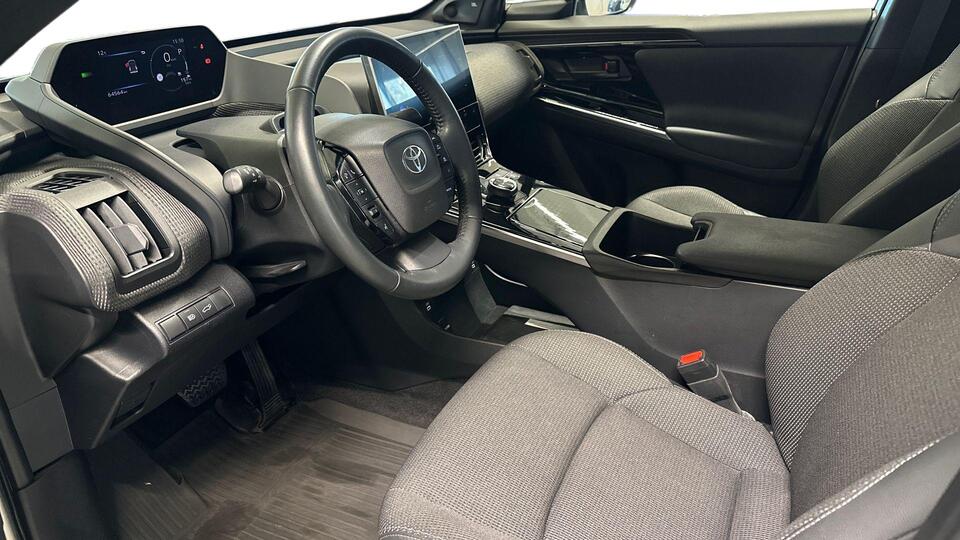 Toyota bZ4X vaihtoauto