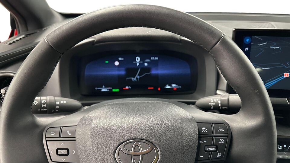 Toyota C-HR vaihtoauto