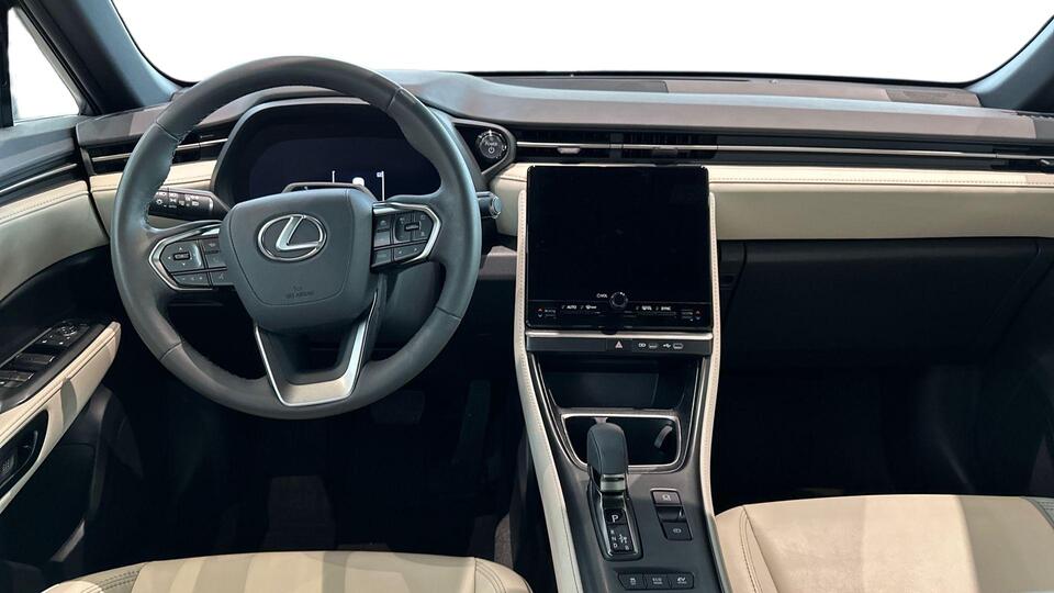 Lexus LBX vaihtoauto