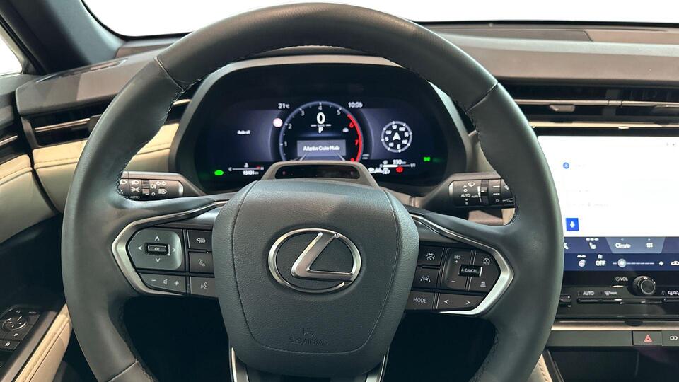 Lexus LBX vaihtoauto