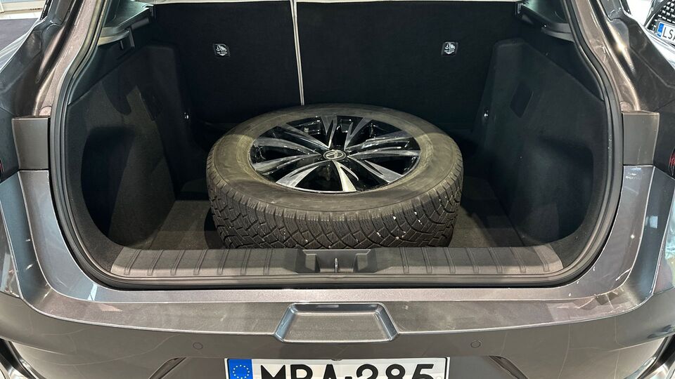 Lexus LBX vaihtoauto