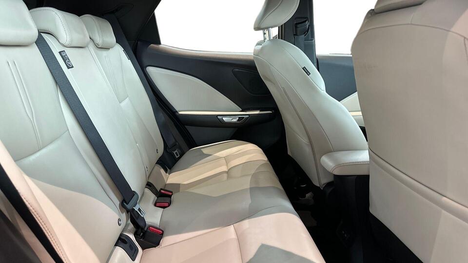 Lexus LBX vaihtoauto