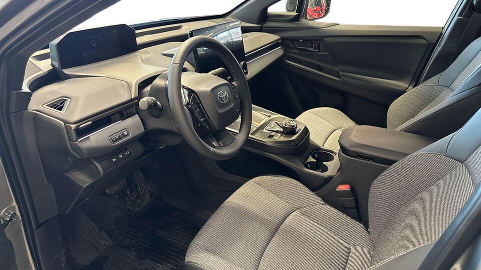 Toyota bZ4X vaihtoauto