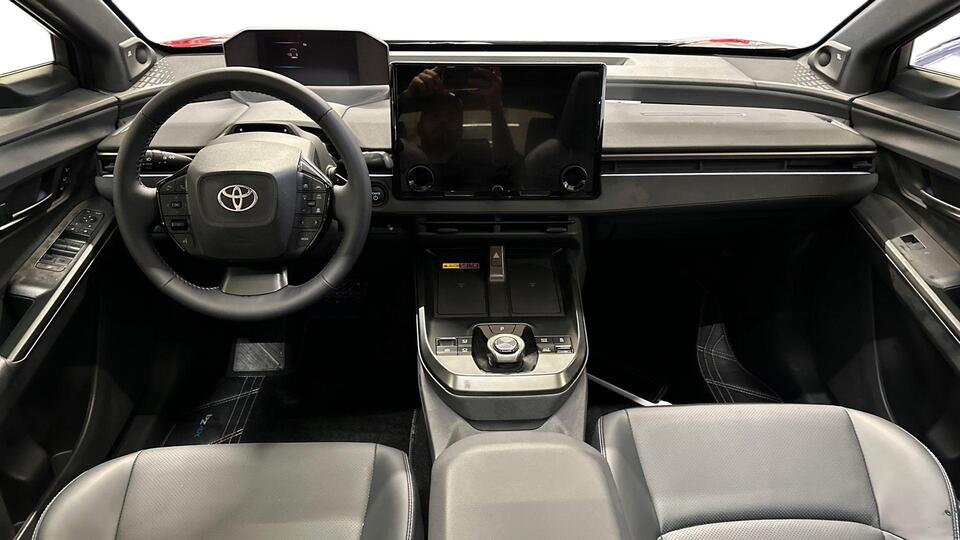 Toyota bZ4X vaihtoauto