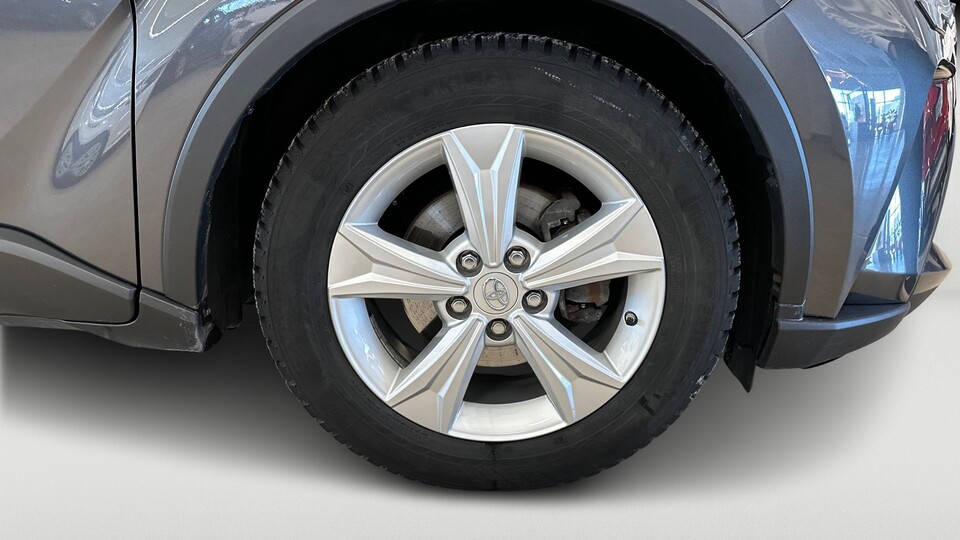 Toyota C-HR vaihtoauto