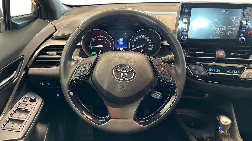 Toyota C-HR vaihtoauto