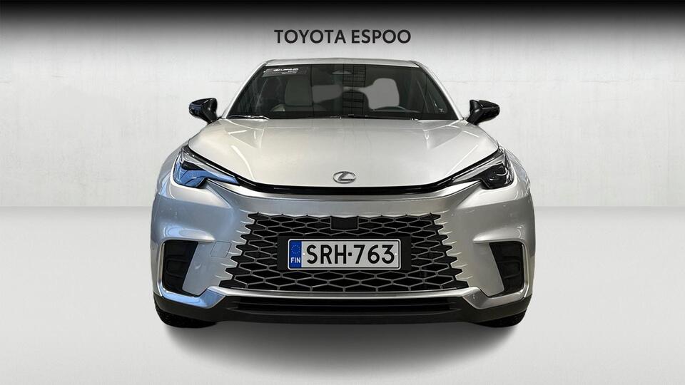 Lexus LBX vaihtoauto