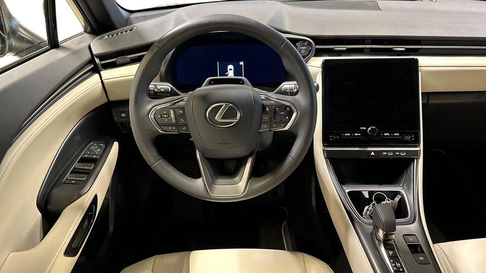 Lexus LBX vaihtoauto