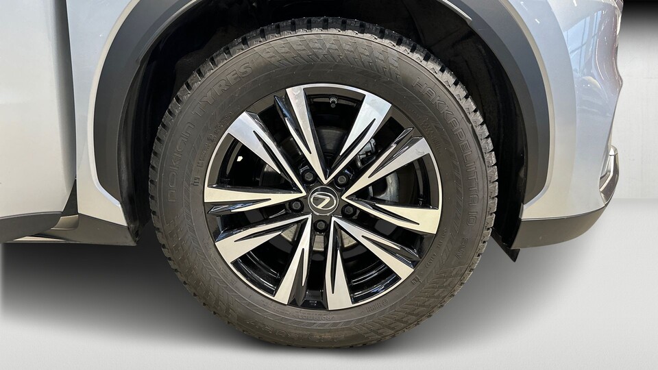 Lexus LBX vaihtoauto