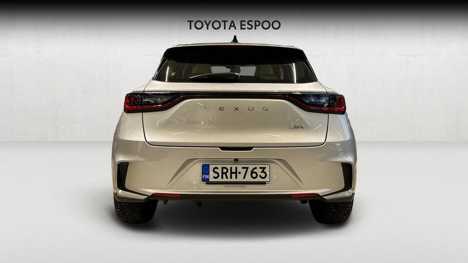 Lexus LBX vaihtoauto