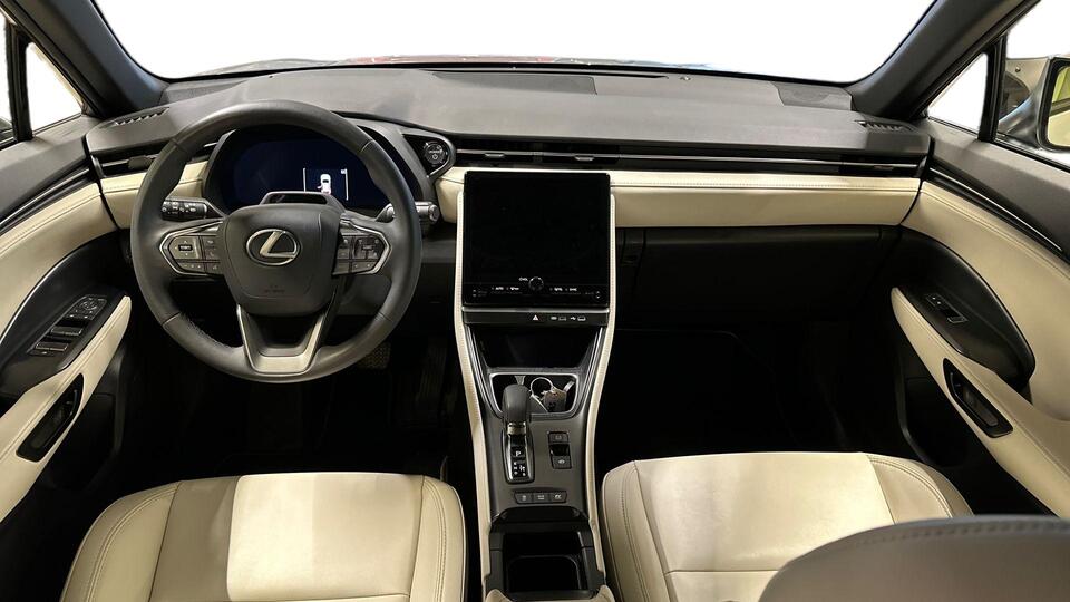 Lexus LBX vaihtoauto