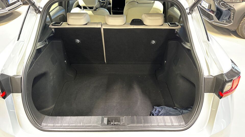 Lexus LBX vaihtoauto